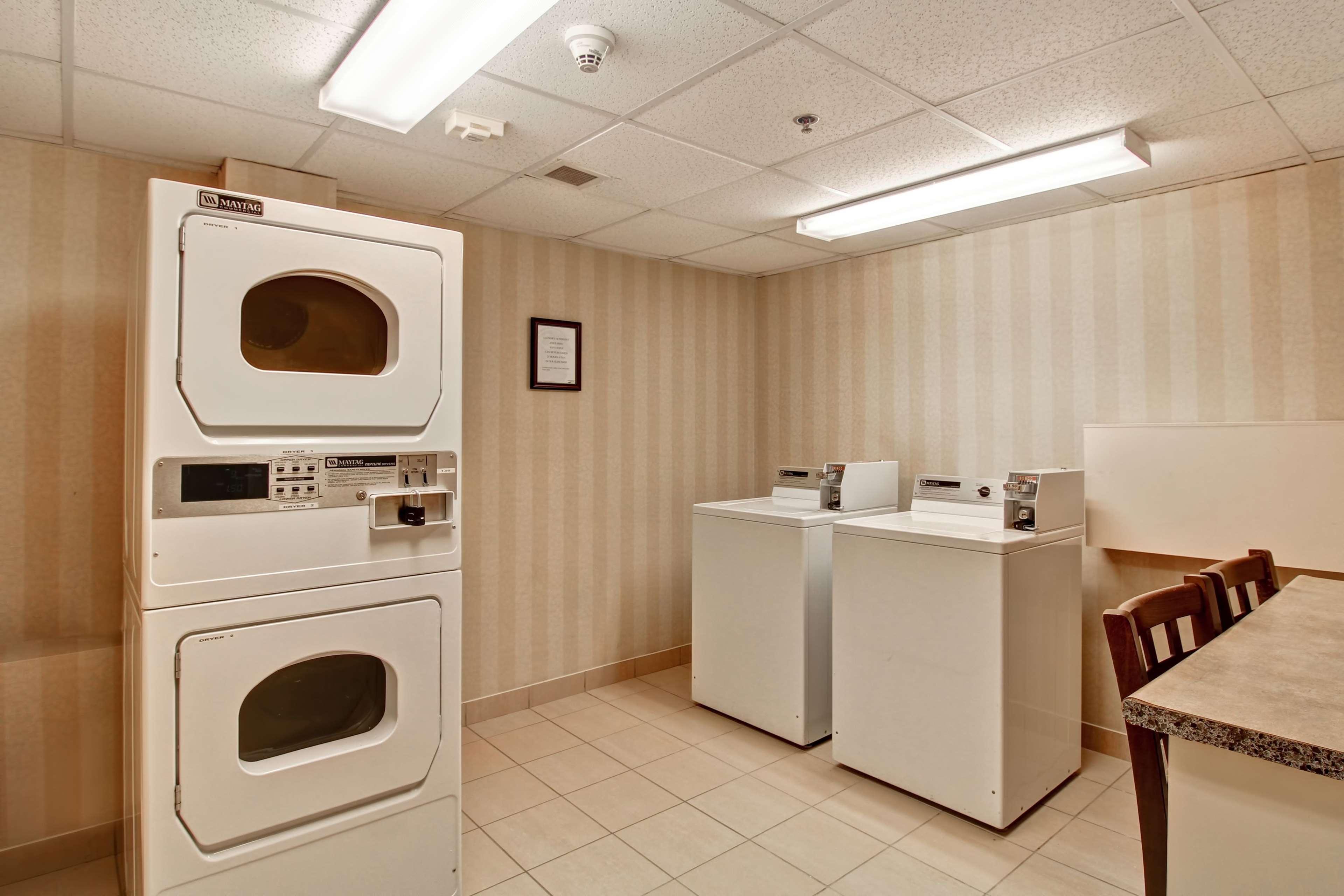 Homewood Suites By Hilton Toronto Mississauga Bagian luar foto