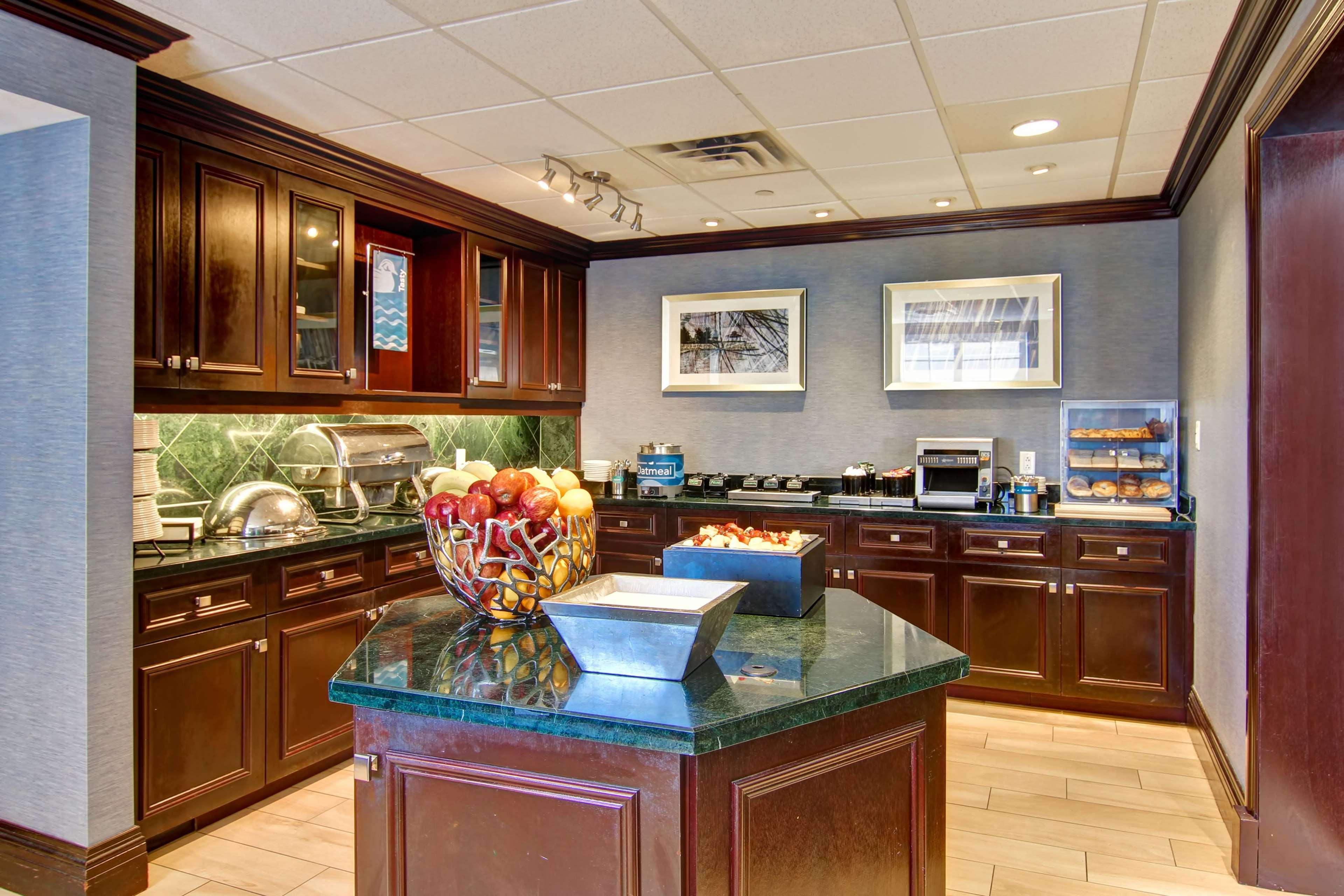 Homewood Suites By Hilton Toronto Mississauga Bagian luar foto