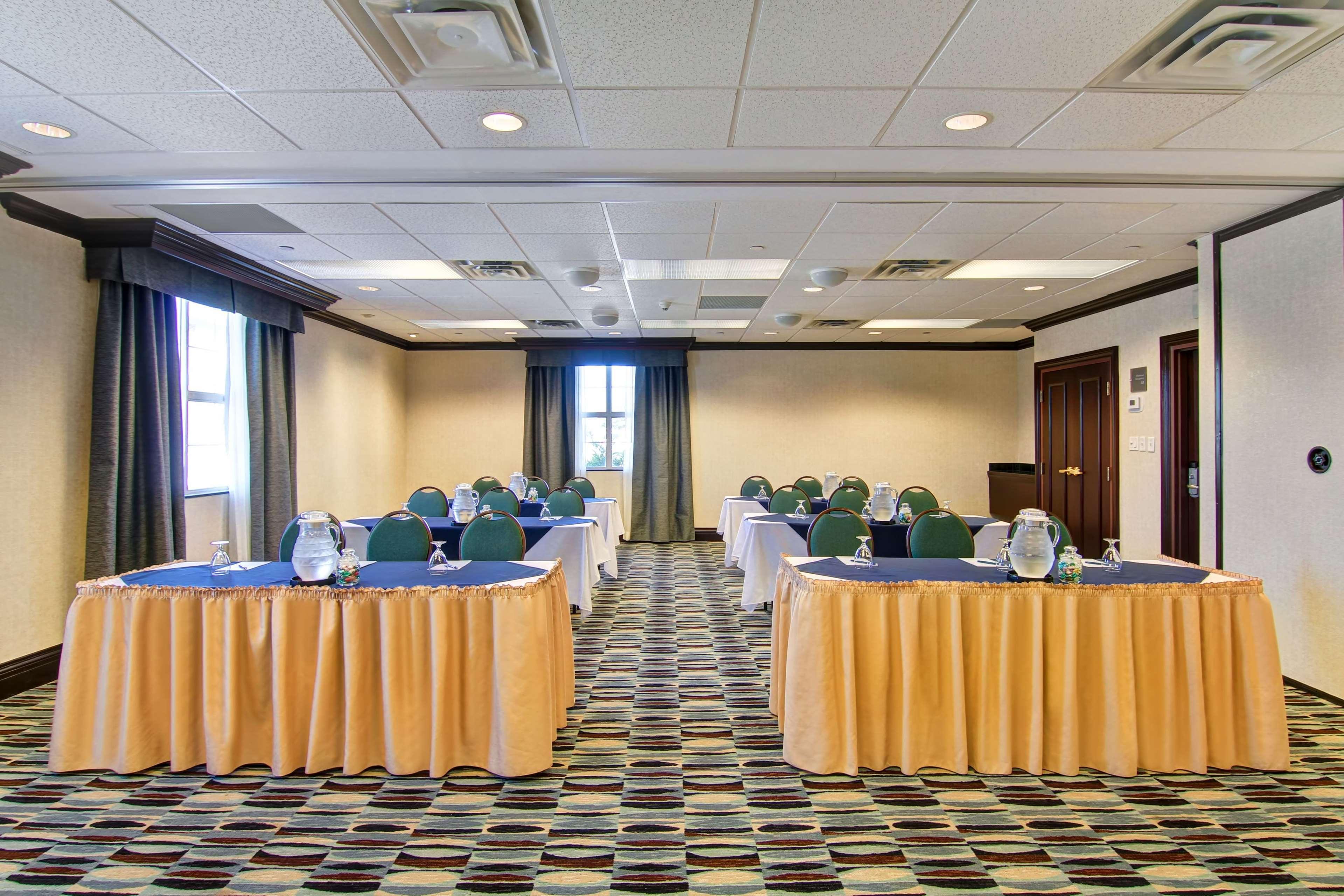 Homewood Suites By Hilton Toronto Mississauga Bagian luar foto