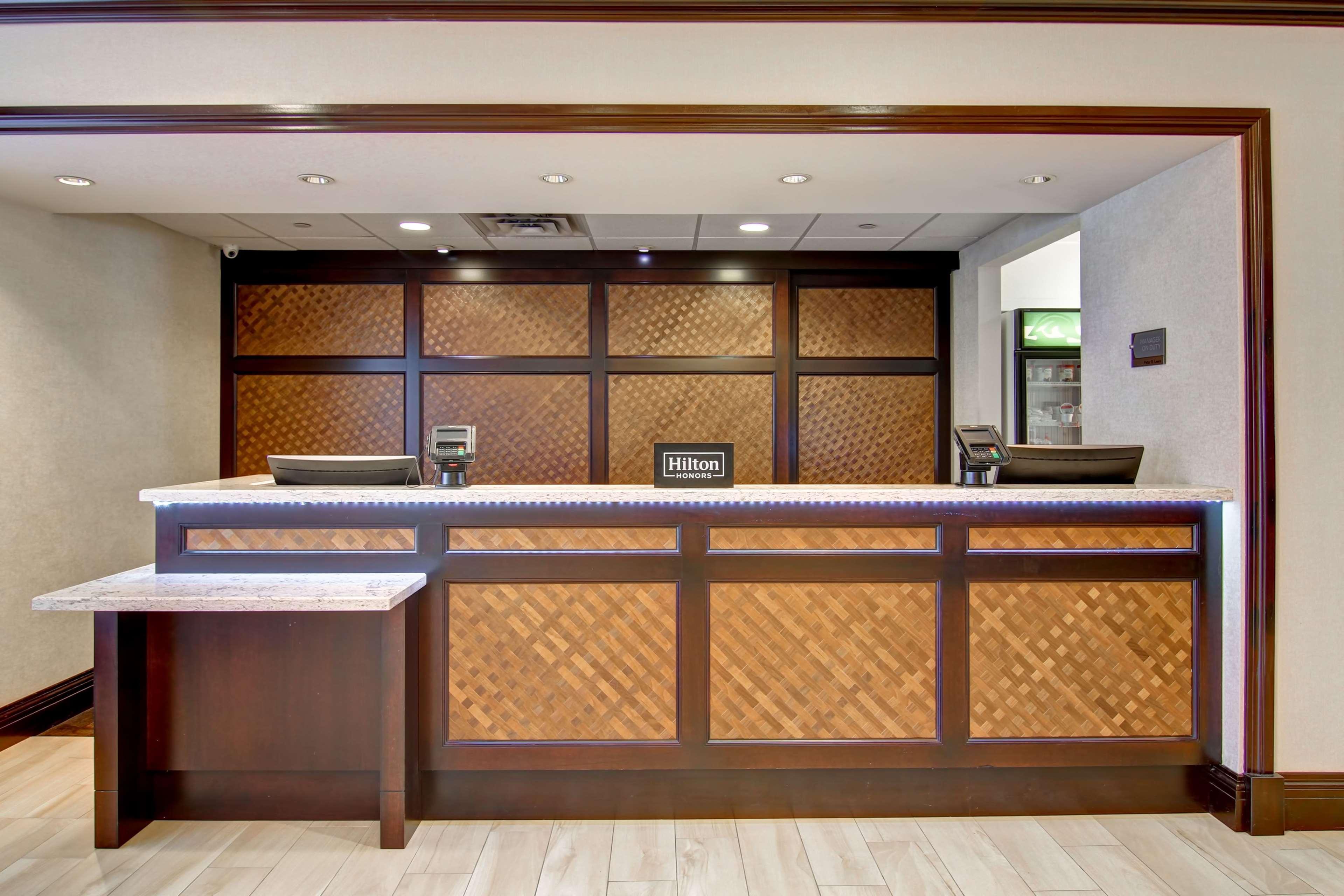 Homewood Suites By Hilton Toronto Mississauga Bagian luar foto