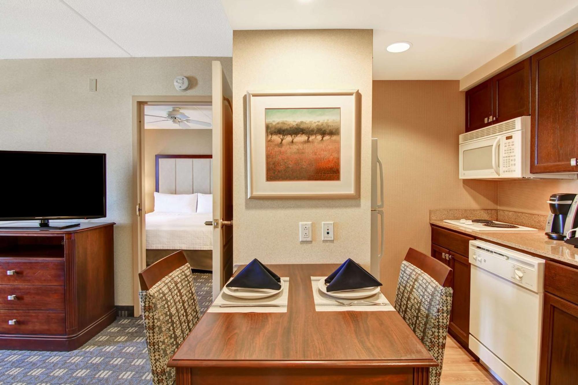 Homewood Suites By Hilton Toronto Mississauga Bagian luar foto